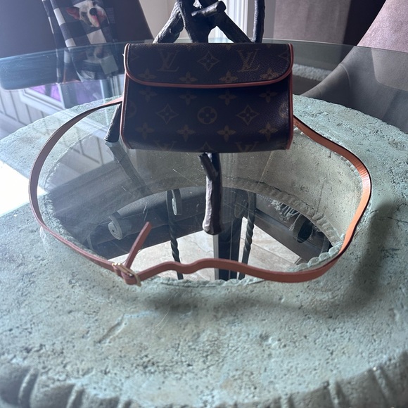 Louis Vuitton Florentine Pochette Beltbag Crossbody Handbag Cert Authenticity - Picture 4 of 16